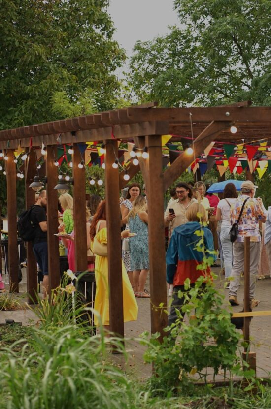 Eveniment la Two Doves House Pohrebea